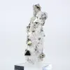 Pyrit aus Peru in oktaedrischen Formen – Sammlermineral auf einem Sockel - 4