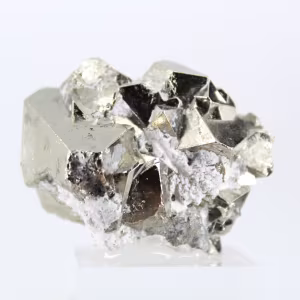 Geometrischer Pyrit aus Peru – Oktaedrische Kristalle auf einem Sockel