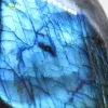 Labradorit-Mineral aus Madagaskar in Freiform als Ornament - 4