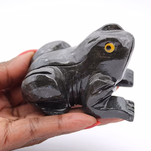 Dekorativer Frosch aus bolivianischem Specksteinstein