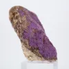 Roher Purpurit aus Portugal auf Sockel – Mineralogische Sammlung - 3
